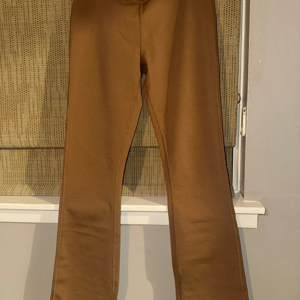 Alo YOGA cinnamon brown women's pants size small low waist